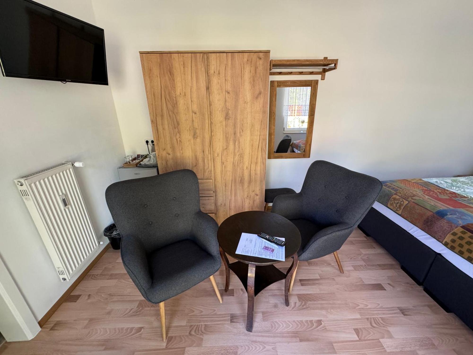 Bed & Breakfast Am Waldguertel فورست المظهر الخارجي الصورة