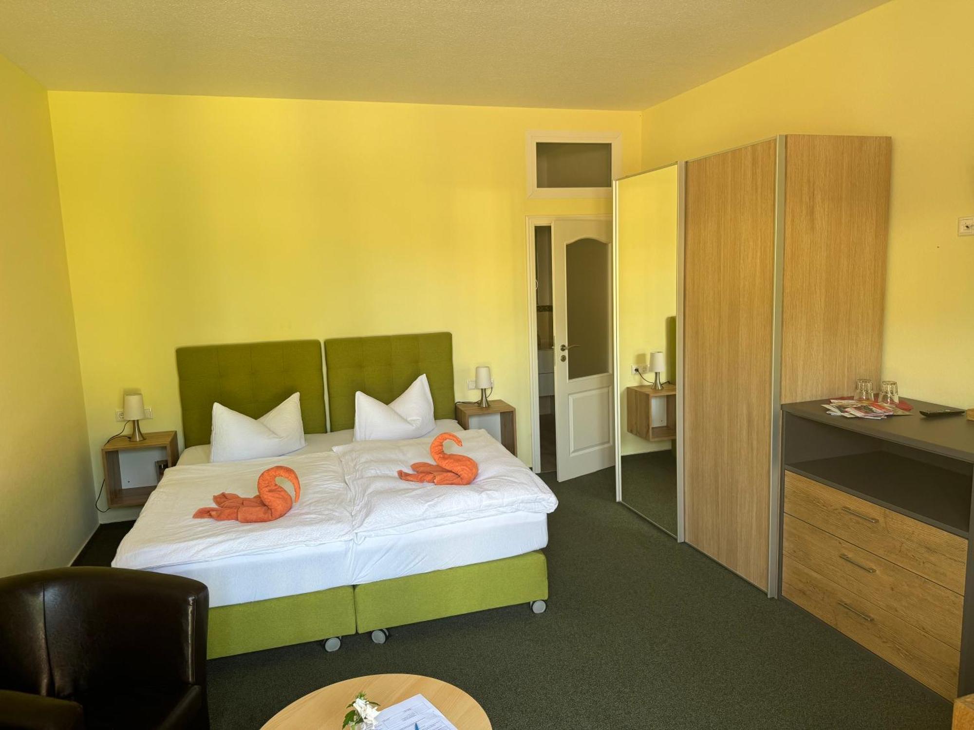 Bed & Breakfast Am Waldguertel فورست المظهر الخارجي الصورة